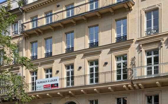 Réhabilitation lourde d’un immeuble datant du XIXème siècle au cœur de Paris.