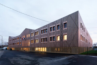 Casarès Doisneau intercommunal school complex gymnasium